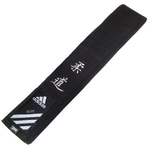 Ζώνη Adidas Elite με κεντητά γράμματα τζούντο στα ΙαπωνικάΖώνη Adidas Elite με κεντητά γράμματα τζούντο στα Ιαπωνικά